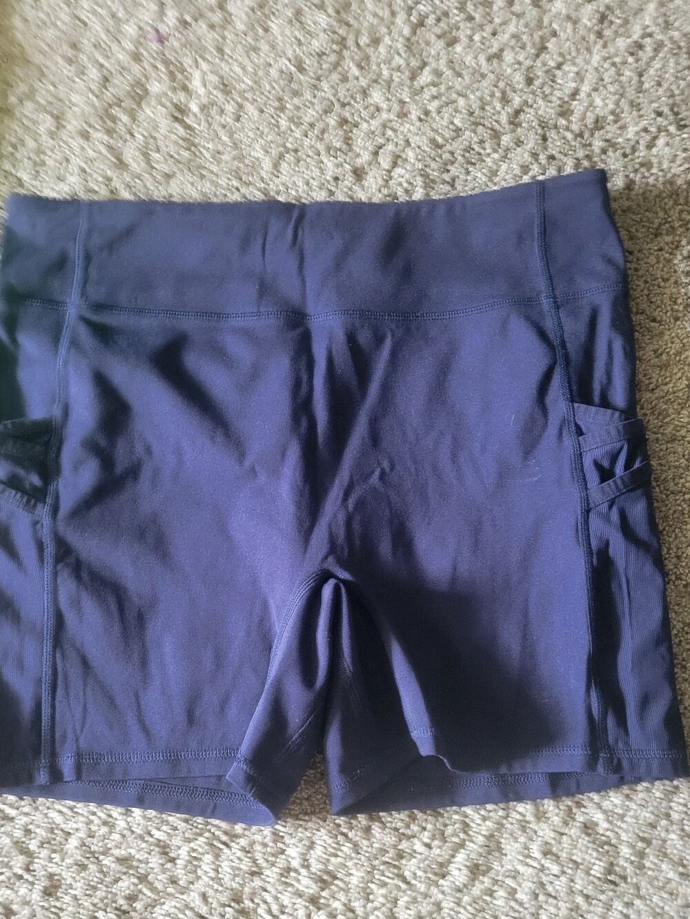 Fabletics Lot 3 Capri, 3 Shorts, 1 Sports Bra Womens XL - Picture 5 of 12